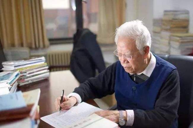 国家荣誉称号获得者——卫兴华-图片2