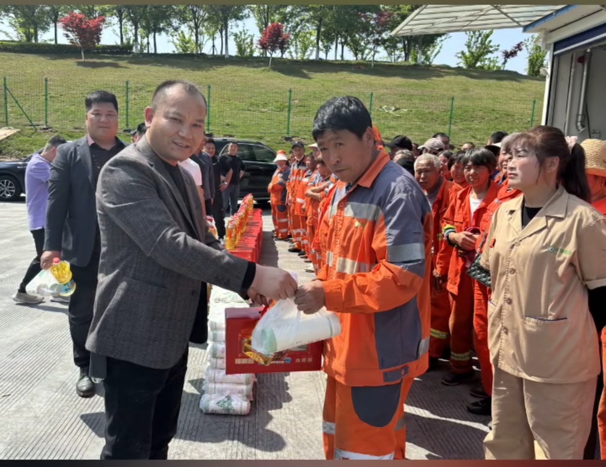 义乌市河南商会开展慰问城市美容师公益活动-图片2