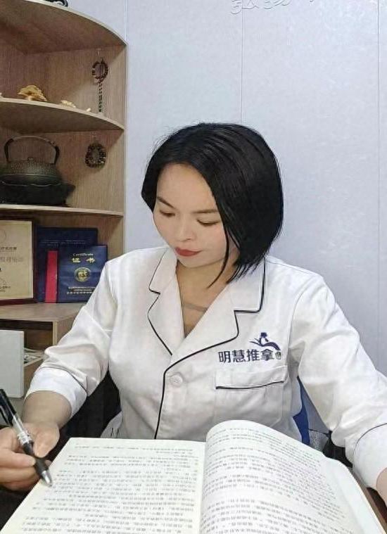李正明：推拿正骨圣手，中医世家的传承之光-图片1