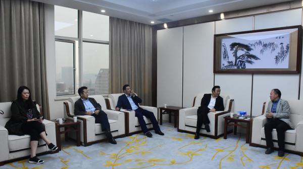 马占军会长会见香港卫视国际传媒集团总裁汪家驷-图片1