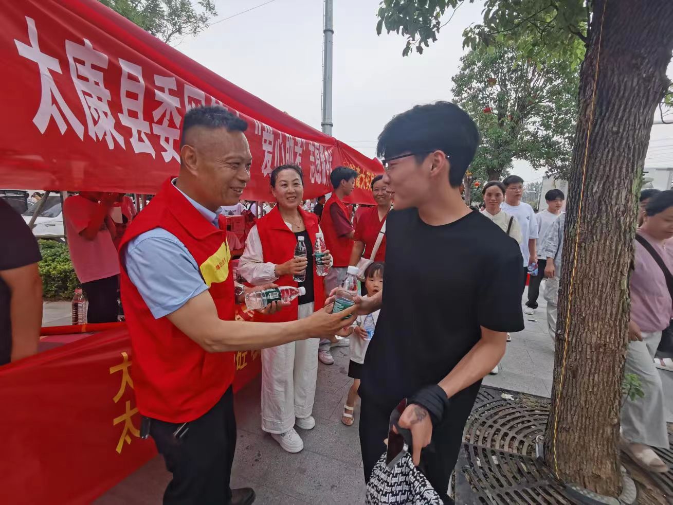 河南太康：齐心协力为高考保驾护航-图片1